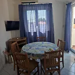 Apartman With Parking Space - Makarska - 6612 *